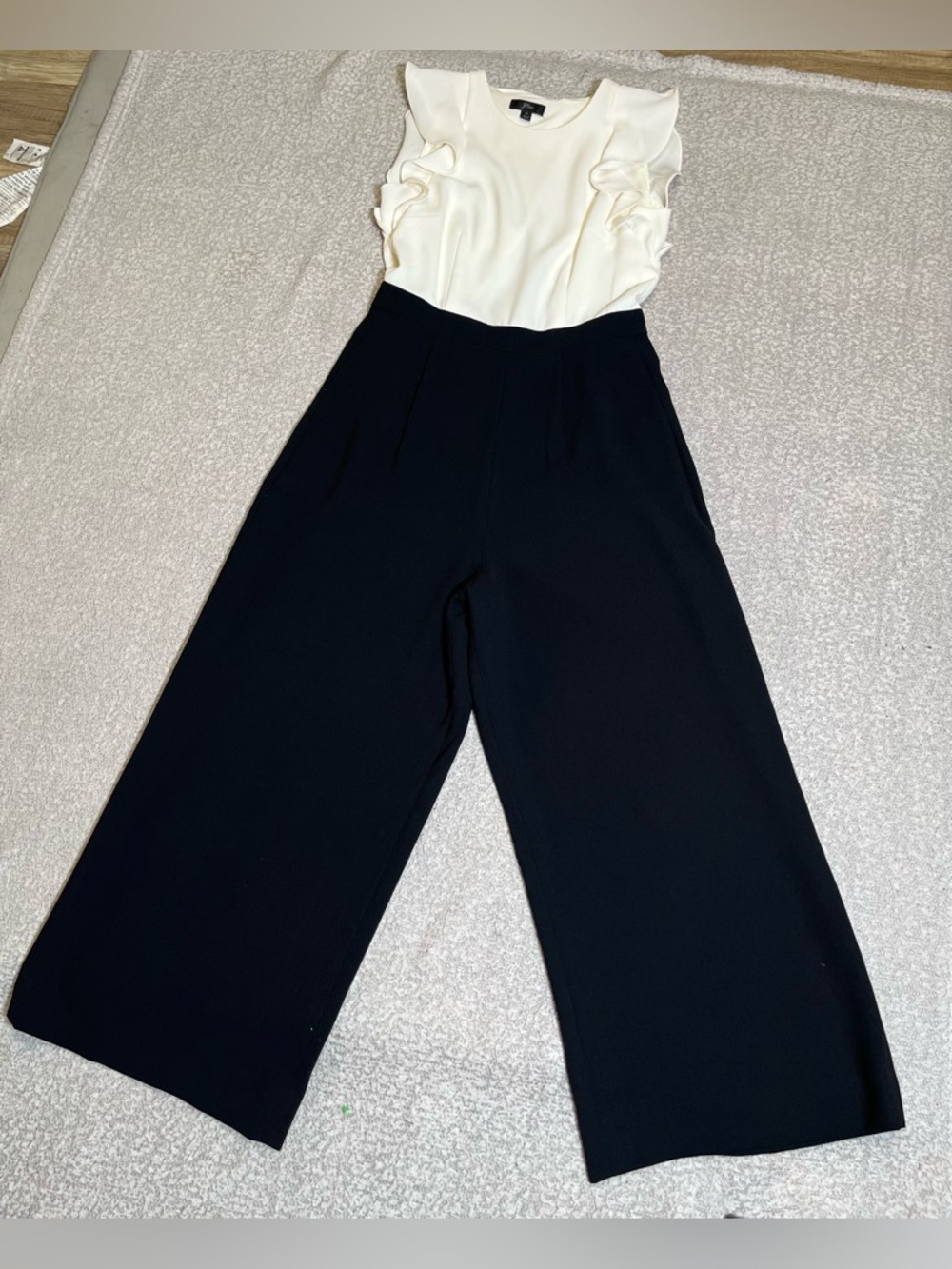 J. Crew Colorblocked Ruffle Sleeve Jumpsuit in Ivory & Black Size 0 - Picture 4 of 17